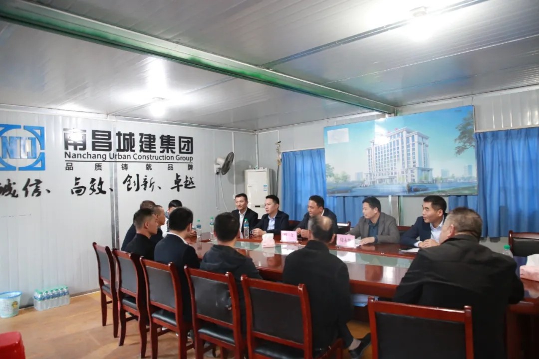 南昌城投集团人武部开展传承武士精神，，，，，做集团建设生长的“排头兵”座谈会